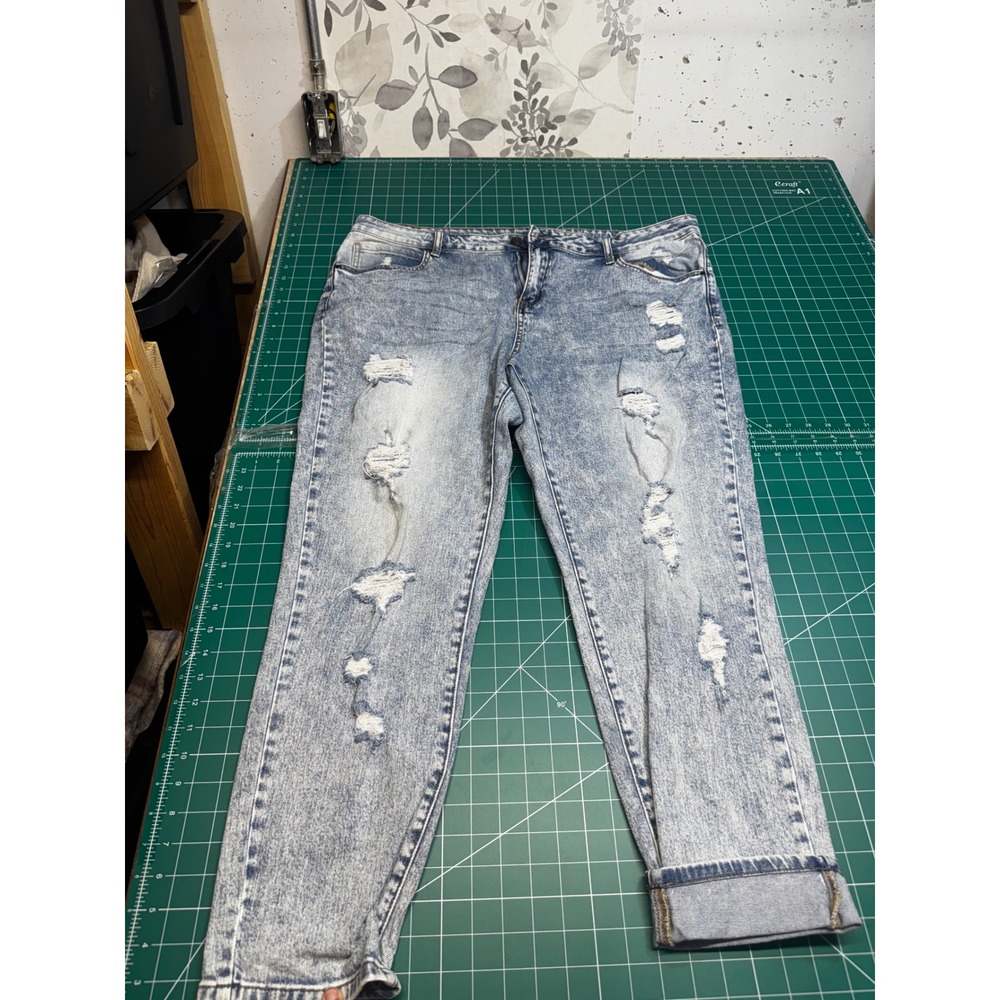 Grace & Lace Distressed Boyfriend Jeans Light Acid Wash Denim Womens 16 Distress